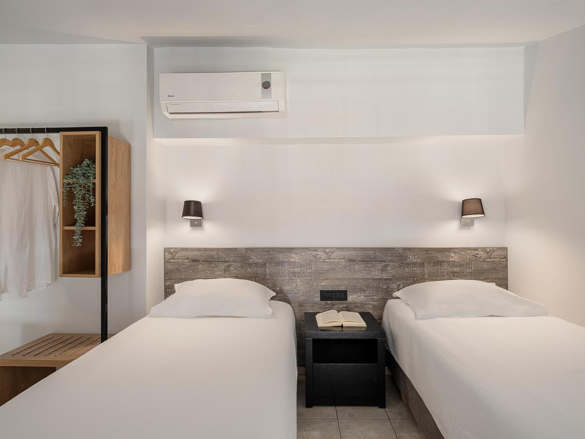 Alexia Beach Hotel Agia Marina  Екстер'єр фото
