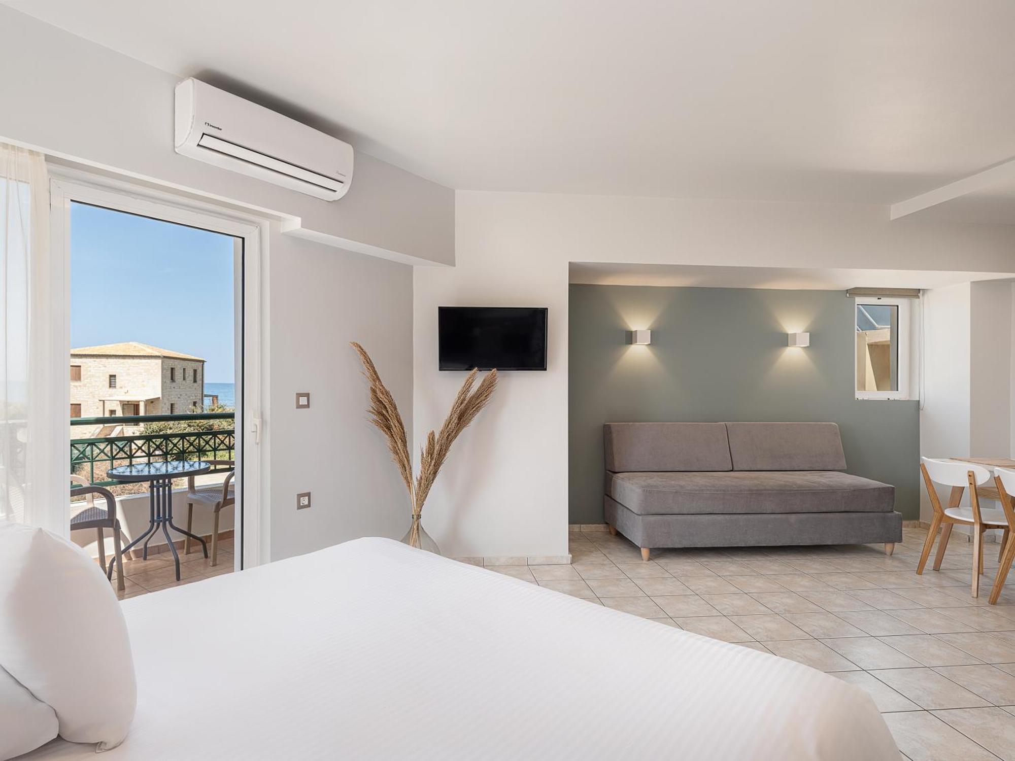 Alexia Beach Hotel Agia Marina  Екстер'єр фото