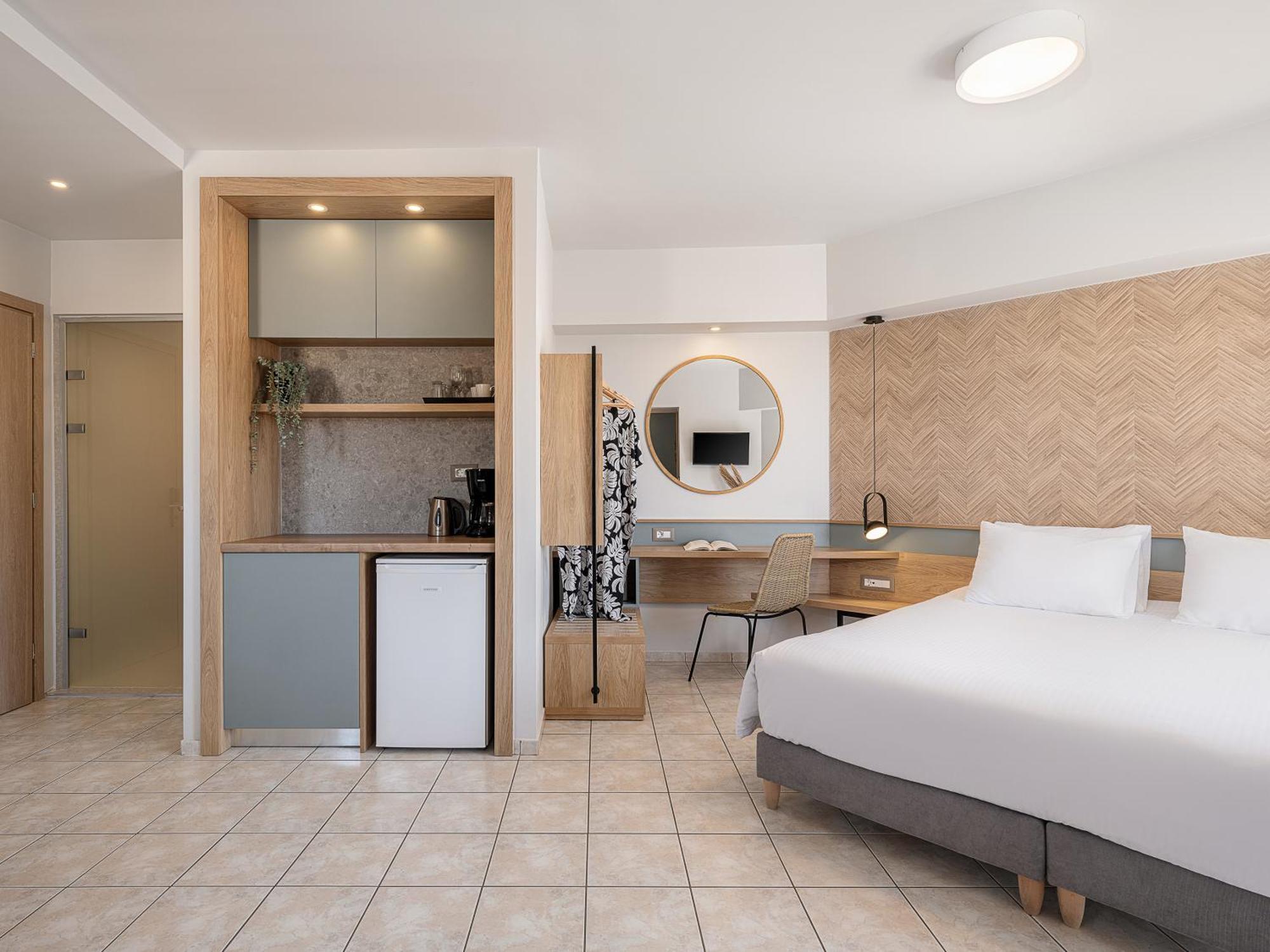 Alexia Beach Hotel Agia Marina  Екстер'єр фото