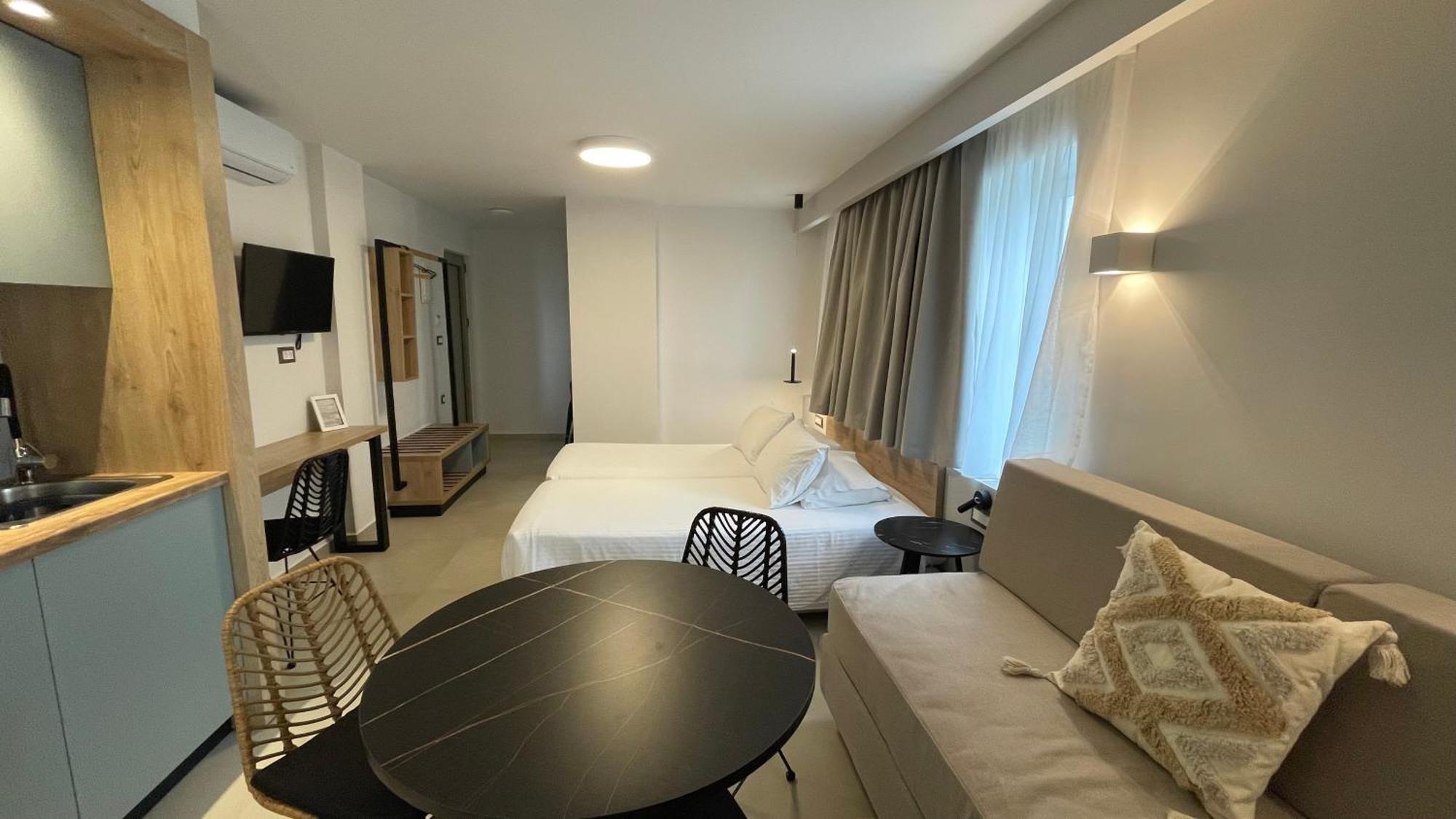 Alexia Beach Hotel Agia Marina  Екстер'єр фото