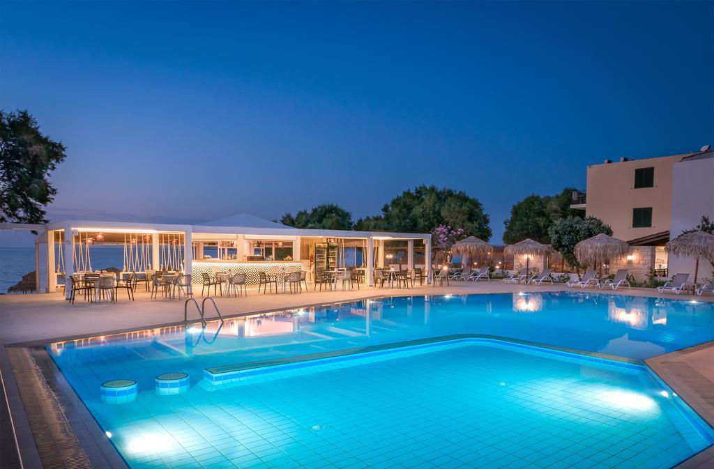 Alexia Beach Hotel Agia Marina  Екстер'єр фото